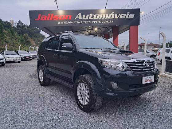 TOYOTA HILUX SW4 3.0 SRV 4X4 16V TURBO INTERCOOLER DIESEL 4P AUTOMÁTICO TOYOTA HILUX SW4 3.0 SRV 4X4 16V TURBO INTERCOOLER DIESEL 4P AUTOMÁTICO